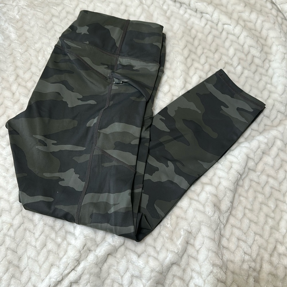 Athleta contender 7/8 tight